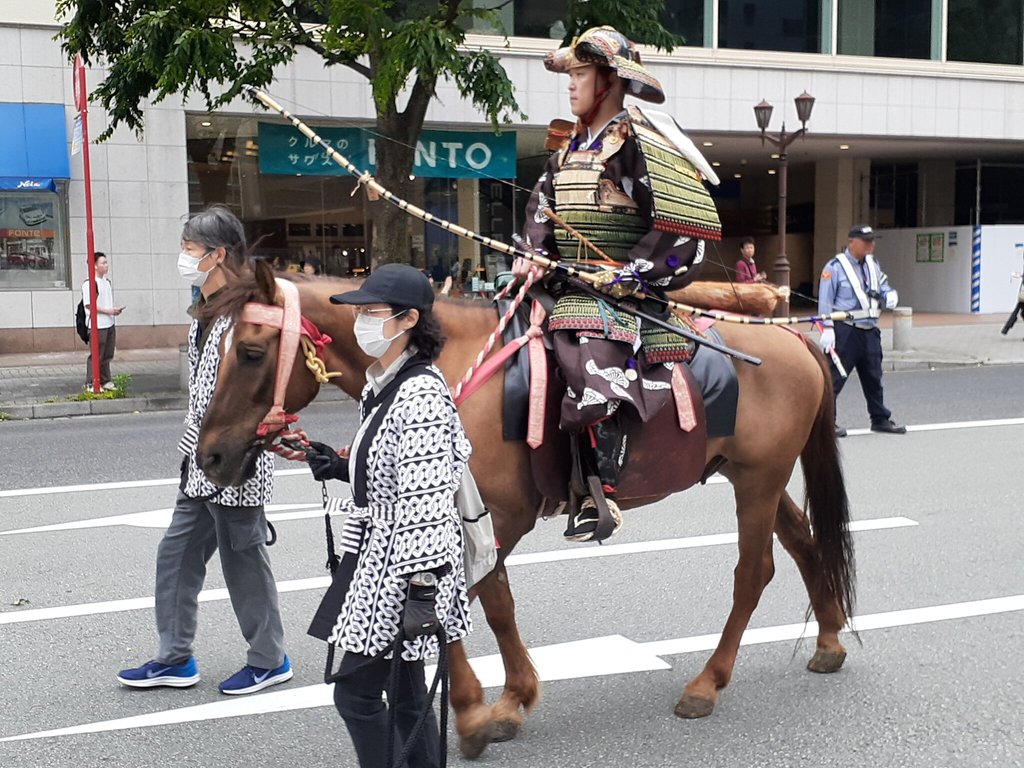 楠木正成　金属製　騎馬武者　馬上武者　横幅最大約３９センチ 楠木正成像 | 住友の歴史 | 住友グループ広報委員会