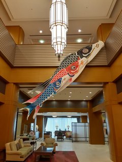 五月人形とこいのぼりが彩る館内装飾🎏