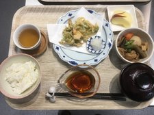 安全で旬な食材と手作りの温かさ。季節感も大事にしております。