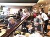 巨大スライダーを流れるそうめん