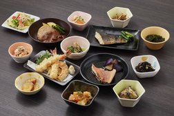 バラエティー豊かな食事をご提供