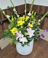 【今週の装花】やさしいピンクと鮮やかなイエローが彩る生け花をご紹介