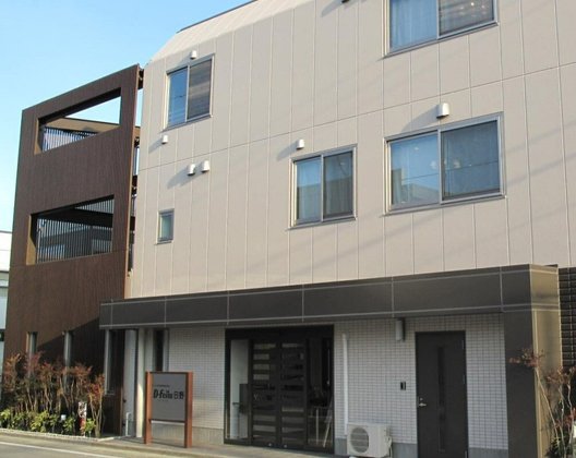 ディーフェスタ 日野