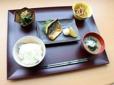 季節ごとに旬の食材を活かし色彩豊かで美味しいお食事をご提供