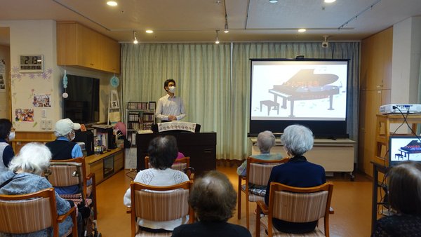 新型コロナ対策とピアノ演奏のボランティアさん 和楽久シニアレジデンス長津田 横浜市緑区 Lifull介護 旧home S介護 新型コロナ対策とピアノ演奏のボランティアさん 和楽久シニアレジデンス長津田 横浜市緑区 Lifull介護 旧home S介護