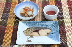 1日3食+3時のおやつ 365日栄養価の高いお食事を提供