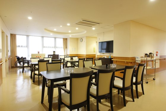 サンクス高田 万來館 穂