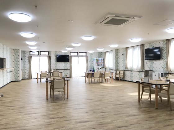 アンジェス岐阜岩地