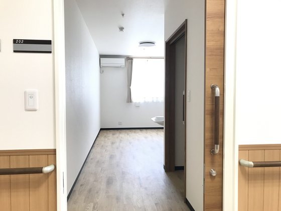 アンジェス岐阜岩地