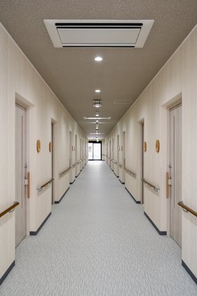 ナーシングホームしらゆりケアkomorebi