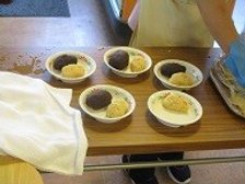 メニューは一種類ですが、刻み～トロミ食まで5種類提供します