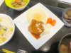 特別メニューでうざぎの形のハンバーグ