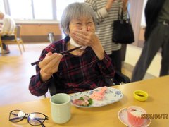 R8.4.7 グルメあざれあ「桜寿司と桜のかるかん🌸」①