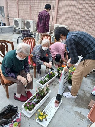 介護老人保健施設リラコート愛全