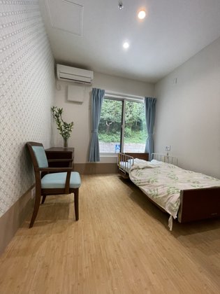 朝と海と森と 磯子栗木