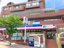 ショッピングにも便利な立地