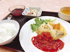 昼食の献立の一例