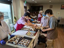 メディファム祭りのバイキング昼食