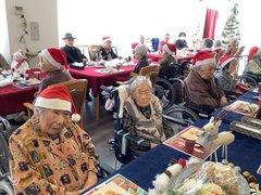クリスマス会を実施しました。