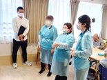 ガウンテクニックの研修を行いました。