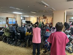 クリスマスコンサートを開催しました