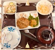 入居者様に人気のハンバーグランチ🎵