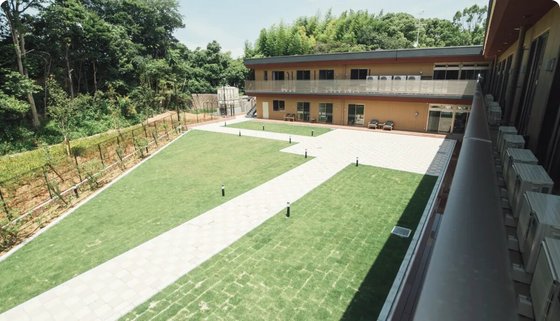 ここかえるからくに