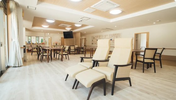 ここかえるからくに