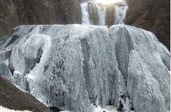 ☆ご家族と一緒に訪れたい、冬だけの絶景 ― 袋田の滝「氷瀑」☆