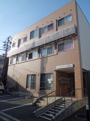 エヌズコート赤川