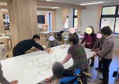 【あおぞらデイサービスセンター油山】狙いを定めてピンポンカップ・イン!