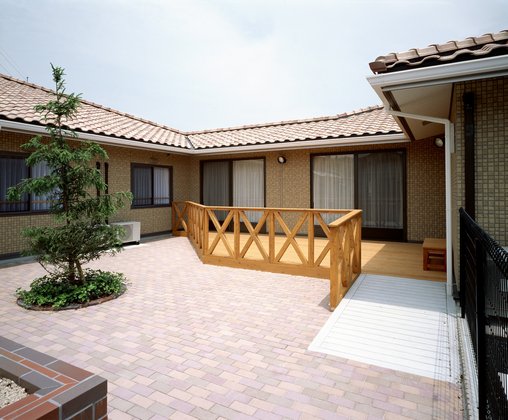 そんぽの家津高