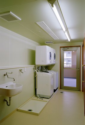 そんぽの家加島駅前