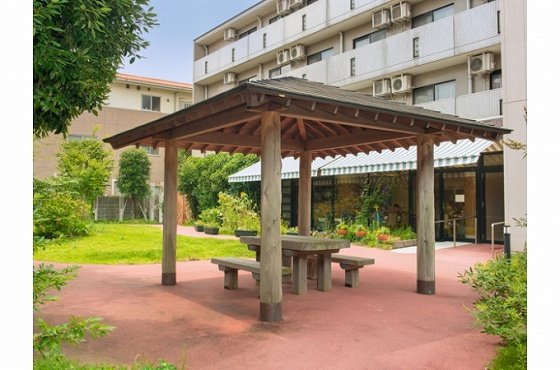 ＳＯＭＰＯケアラヴィーレ小田急相模原