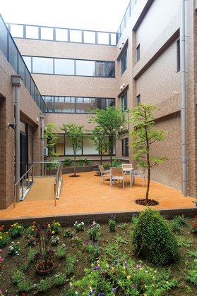 ＳＯＭＰＯケアラヴィーレ大宮