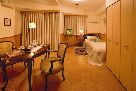 ＳＯＭＰＯケアラヴィーレ本郷