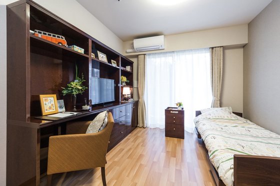 ＳＯＭＰＯケアラヴィーレ愛甲石田