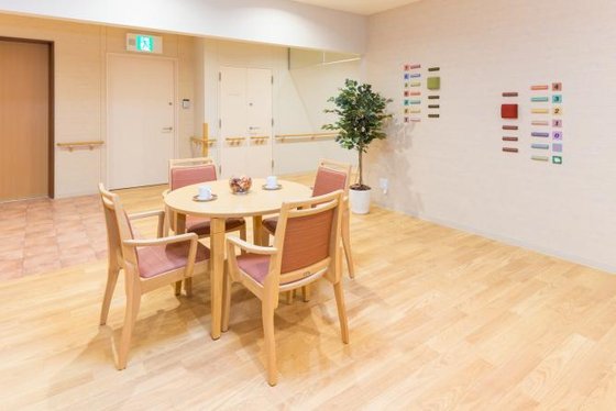 ＳＯＭＰＯケアラヴィーレ綾瀬