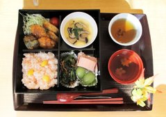 ～紅葉御膳のお昼ご飯～ 今日は紅葉狩り気分(提供業者変更前)