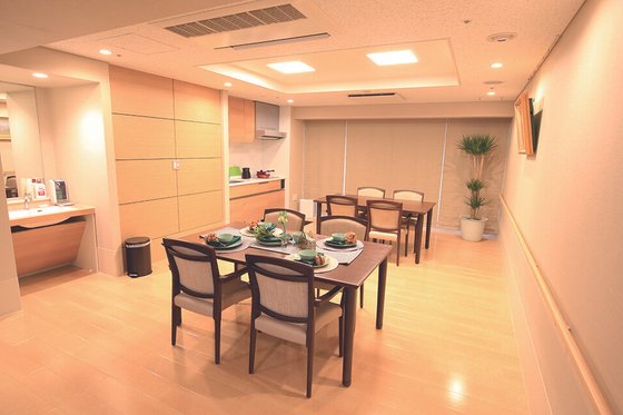 ＳＯＭＰＯケアラヴィーレグラン四谷