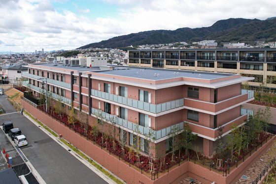 ＳＯＭＰＯケアラヴィーレグラン夙川