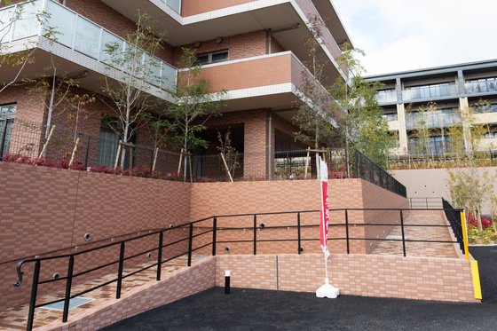 ＳＯＭＰＯケアラヴィーレグラン夙川