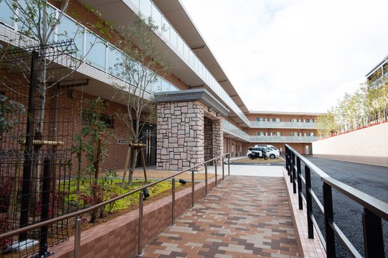 ＳＯＭＰＯケアラヴィーレグラン夙川