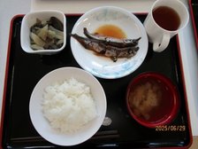 骨まで柔らかく煮たお魚料理