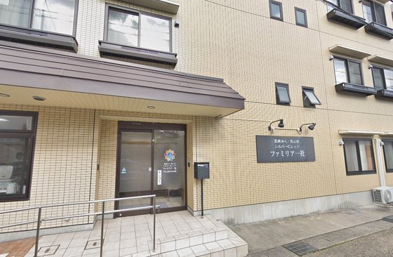 ファミリア一社