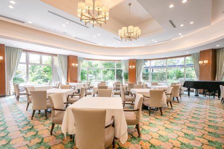 上質な時が流れる、自然と調和したシニアレジデンス