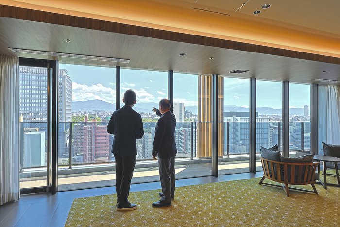 スカイラウンジ
