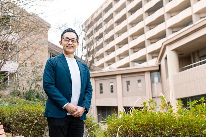 敬老園サンテール千葉を訪れた編集長小菅