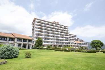海の絶景と温泉。健康長寿を叶えるシニアレジデンス