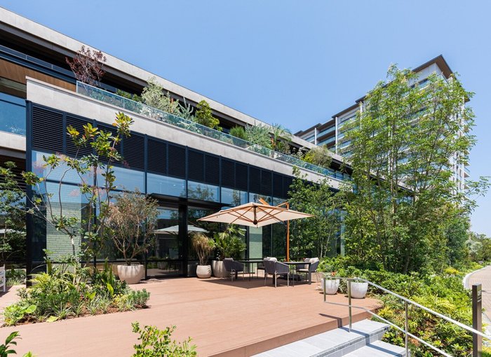 カフェラウンジ